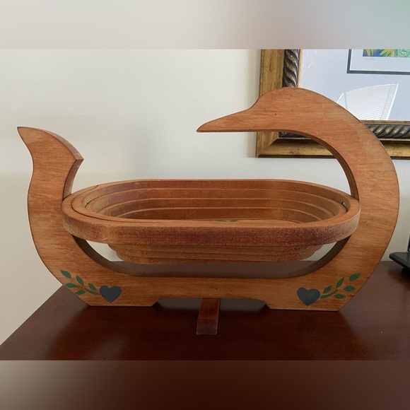 Vintage 1986 "Squash basket" by Holmes Ent. Wood Collapsible Basket Unsigned - Picture 1 of 11